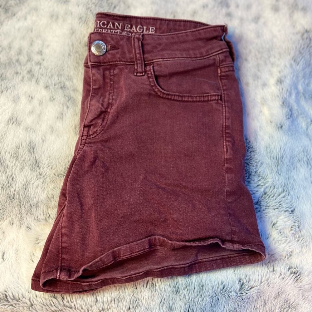 American eagle burgundy colored shorts